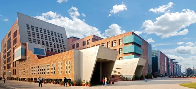 LPU Online campus banner
